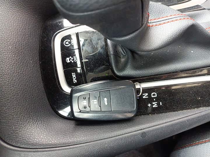 Фото 9 - Toyota Corolla