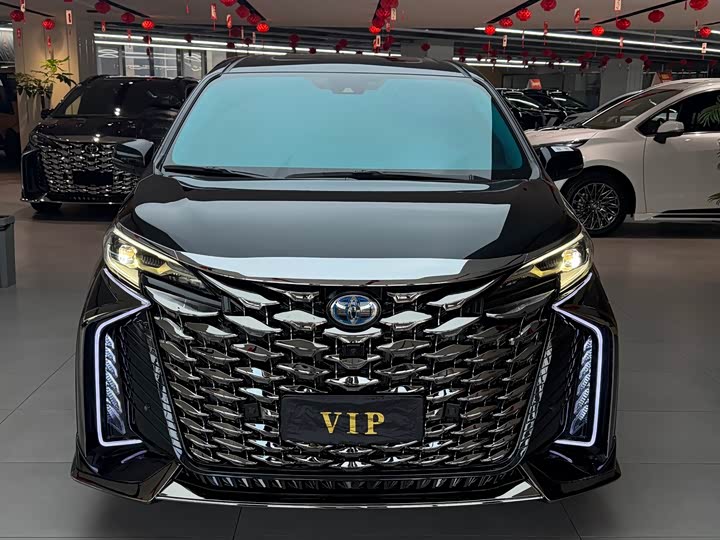 Фото 2 - Toyota Granvia