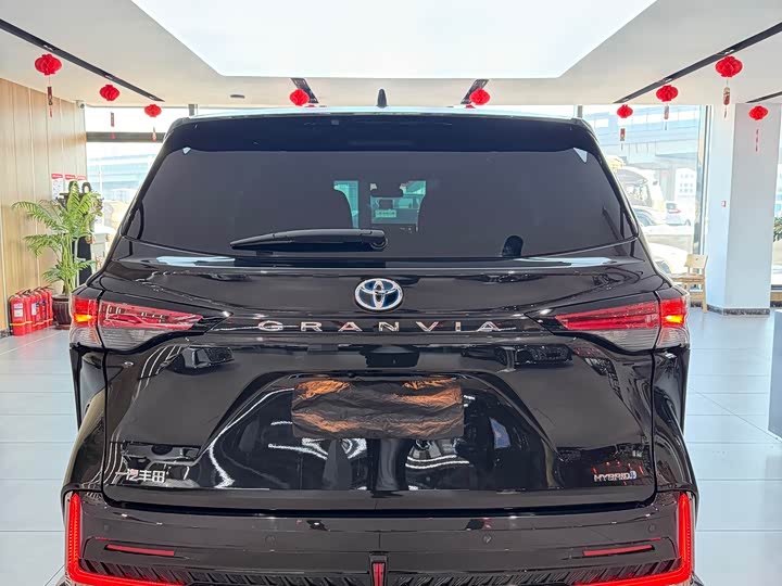 Фото 6 - Toyota Granvia