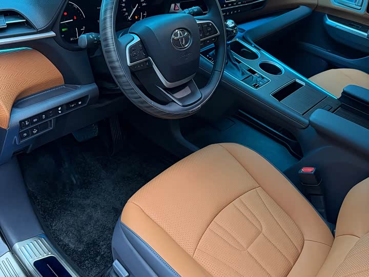 Фото 7 - Toyota Granvia