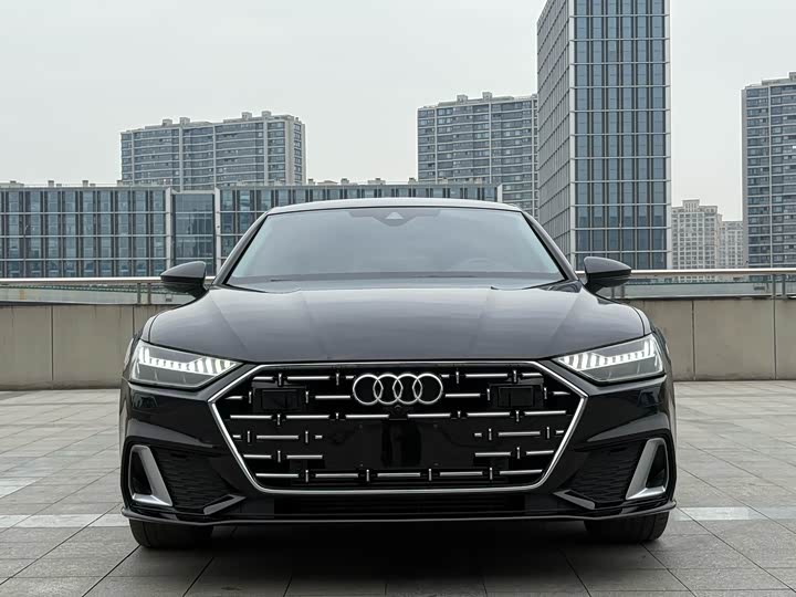 Фото 1 - Audi A7L