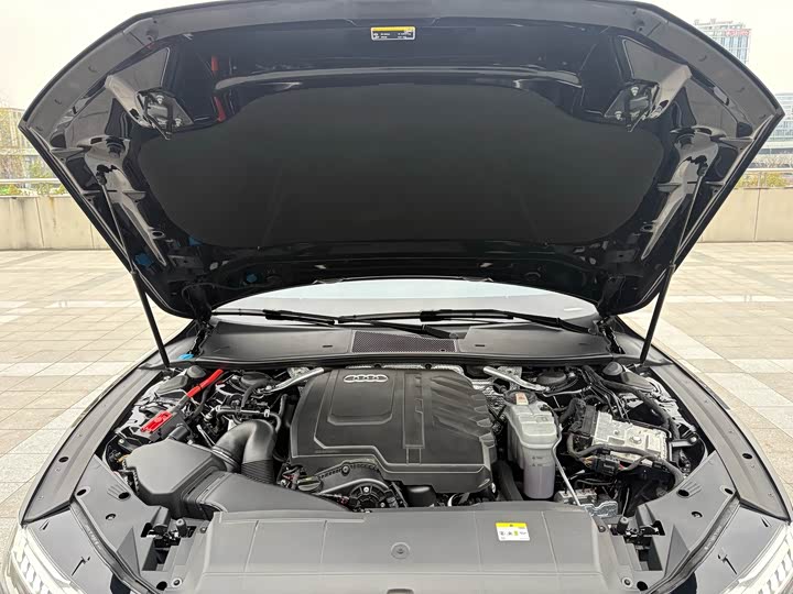 Фото 8 - Audi A7L