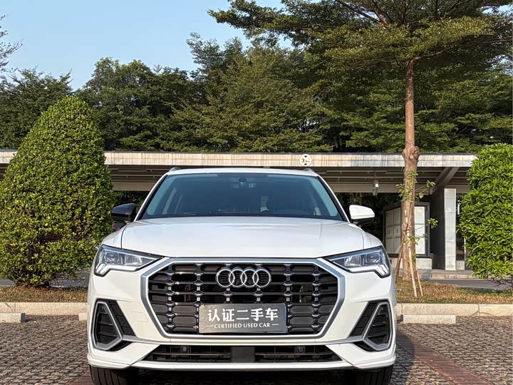Фото 2 - Audi Q3