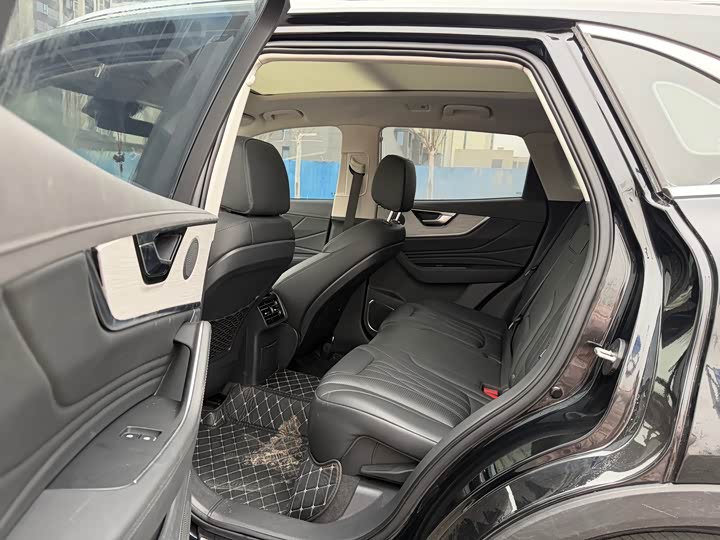 Фото 6 - Hongqi HS5