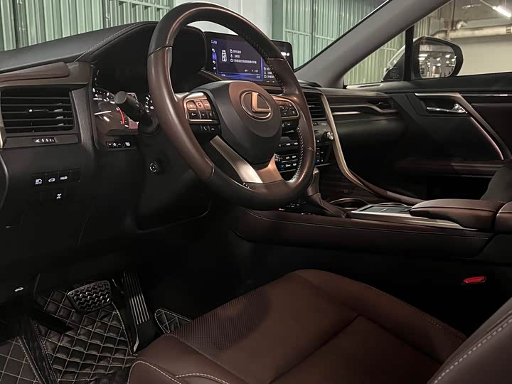 Фото 6 - Lexus RX