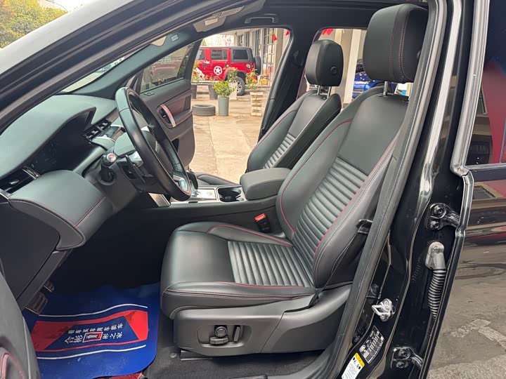 Фото 8 - Land Rover Discovery Sport