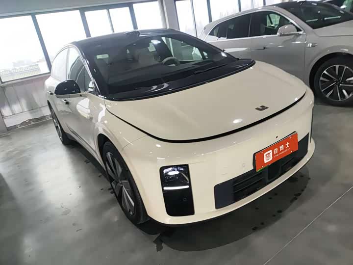 Фото 1 - LiXiang i6