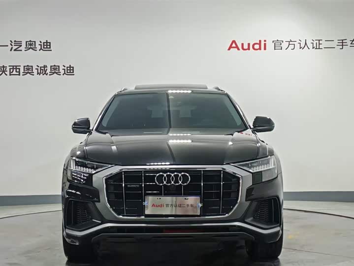 Фото 2 - Audi Q8