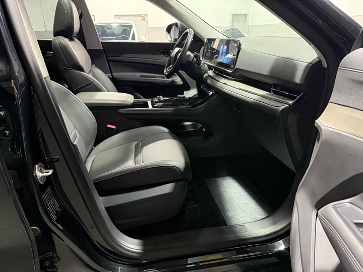 Фото 9 - Ford Equator Sport