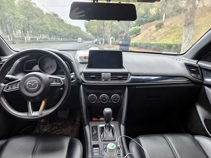 Фото 2 - Mazda CX-4