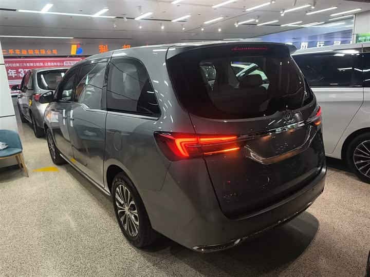 Фото 5 - Buick GL8 ES