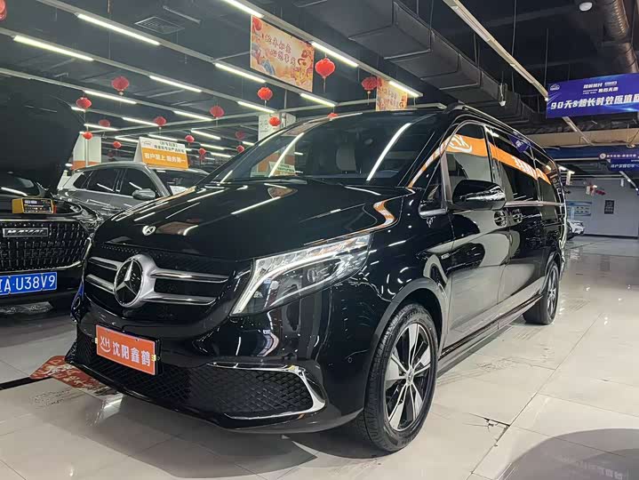 Фото 3 - Mercedes-Benz V-Class