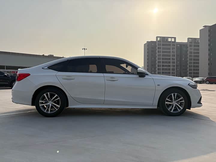 Фото 8 - Honda Civic