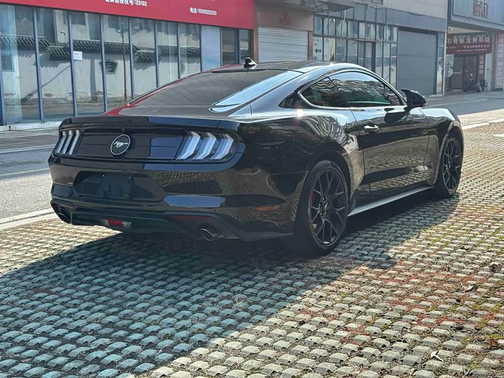 Фото 7 - Ford Mustang