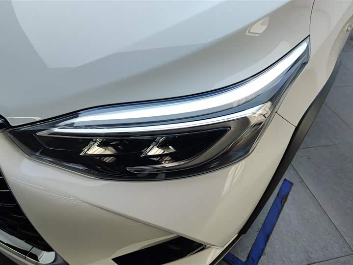 Фото 5 - Toyota Yaris L Hatchback