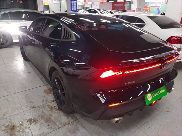 Фото 4 - Changan UNI-V