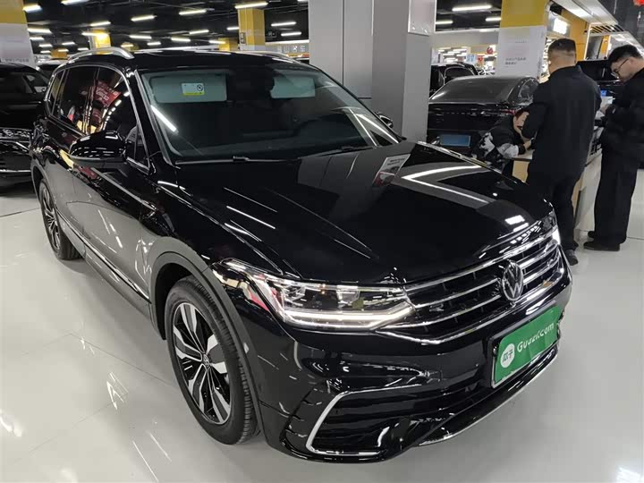 Фото 4 - Volkswagen Tiguan L Pro