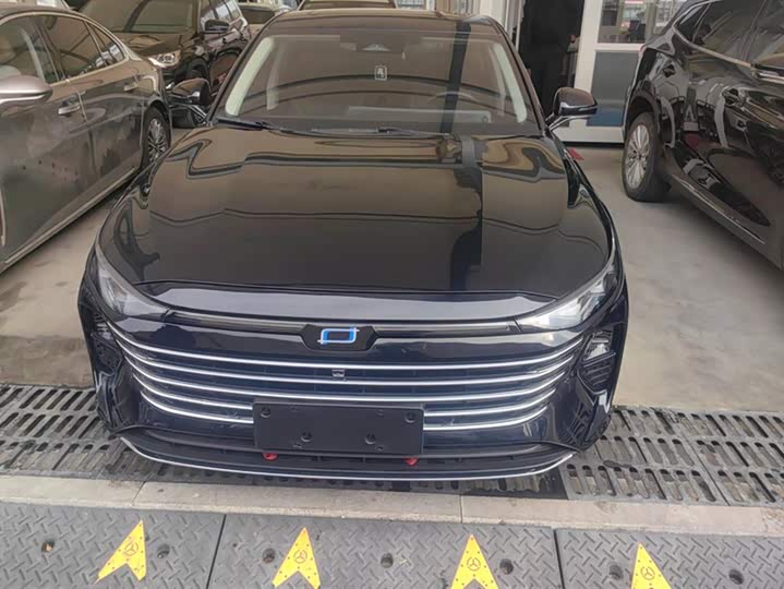 Фото 2 - Bestune B70