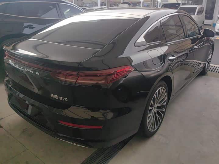 Фото 3 - Bestune B70