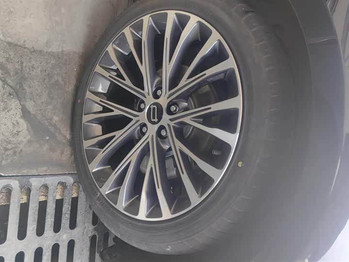 Фото 6 - Bestune B70