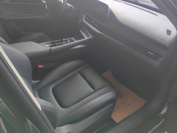 Фото 8 - Bestune B70