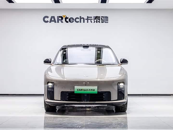 Фото 2 - LiXiang i8