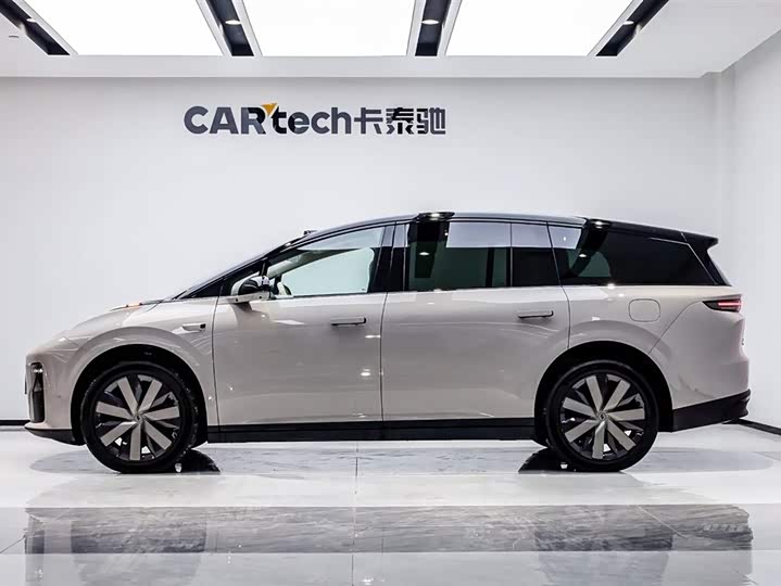 Фото 3 - LiXiang i8