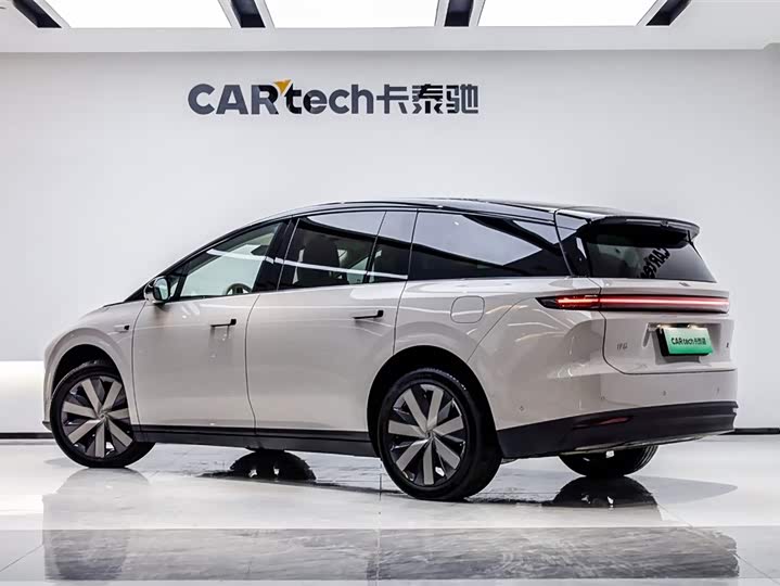 Фото 4 - LiXiang i8