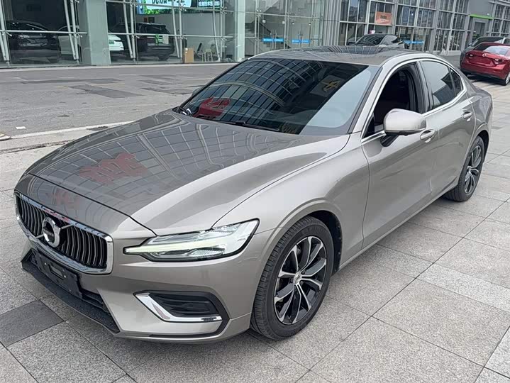 Фото 2 - Volvo S60
