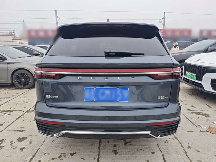 Фото 9 - Geely Monjaro