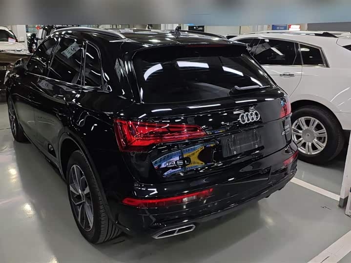 Фото 3 - Audi Q5L