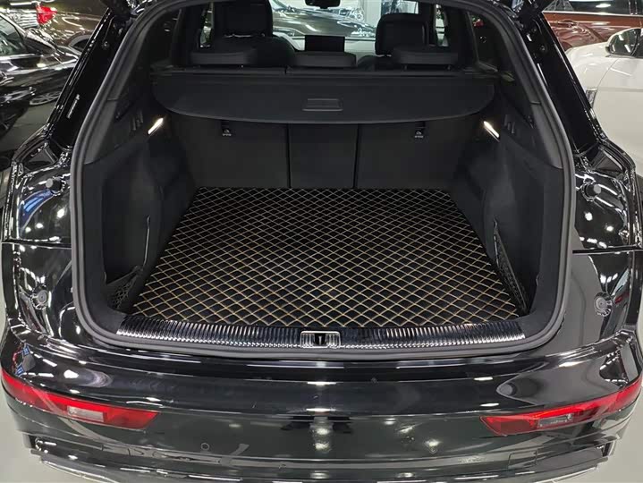 Фото 4 - Audi Q5L