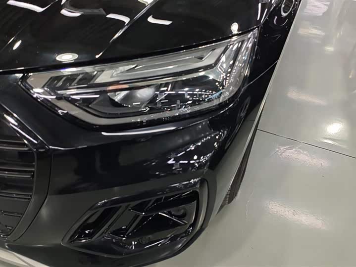 Фото 5 - Audi Q5L