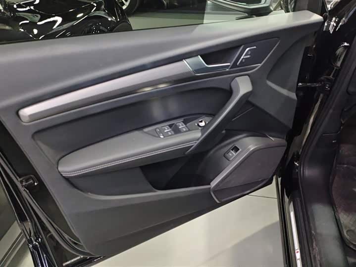 Фото 7 - Audi Q5L