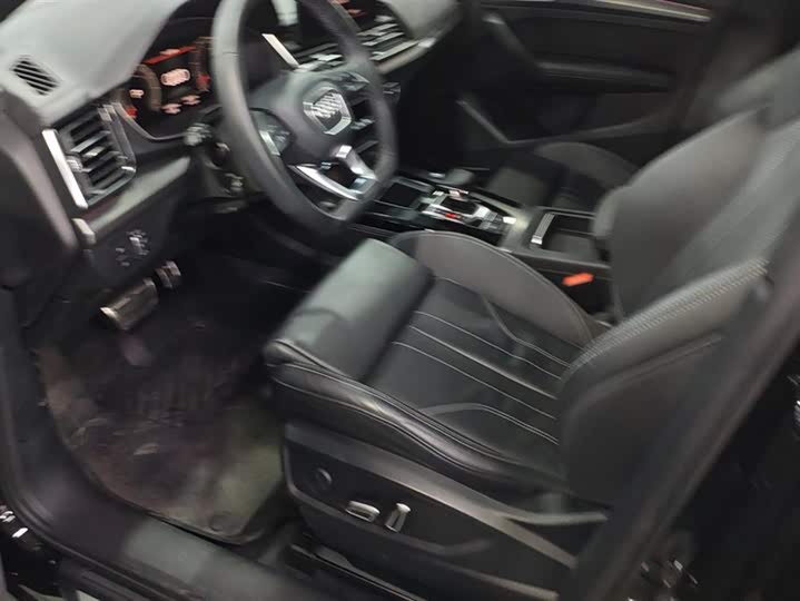 Фото 9 - Audi Q5L