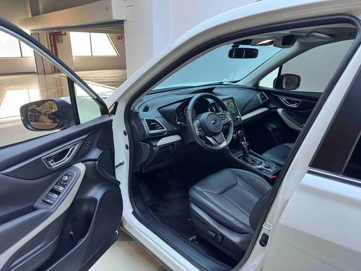 Фото 9 - Subaru Forester