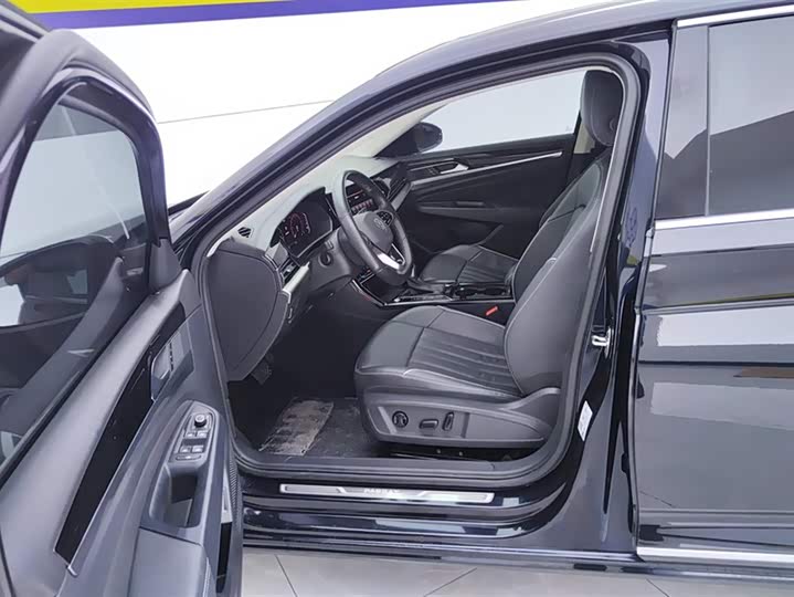 Фото 9 - Volkswagen Passat