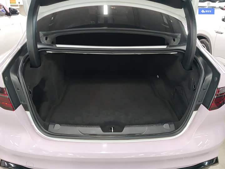 Фото 4 - Jaguar XE L