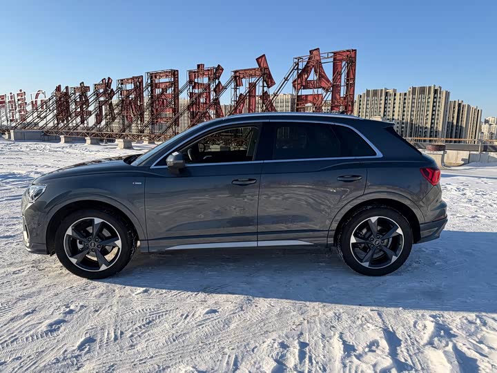 Фото 8 - Audi Q3