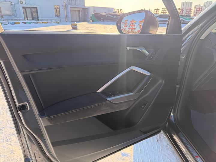 Фото 9 - Audi Q3