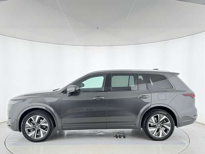 Фото 8 - LiXiang One