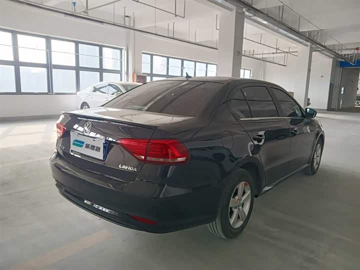 Фото 6 - Volkswagen Lavida