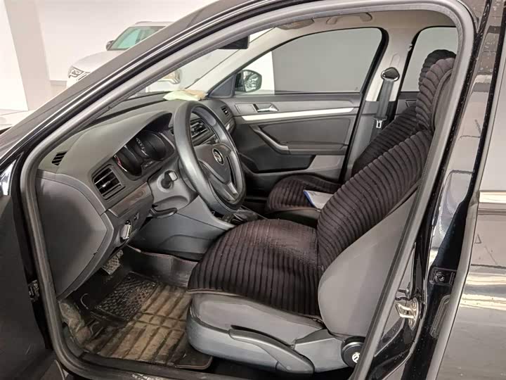 Фото 8 - Volkswagen Lavida