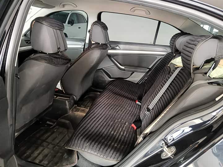 Фото 9 - Volkswagen Lavida