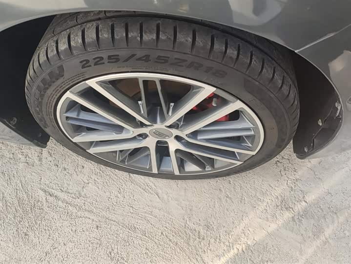 Фото 6 - Geely Preface