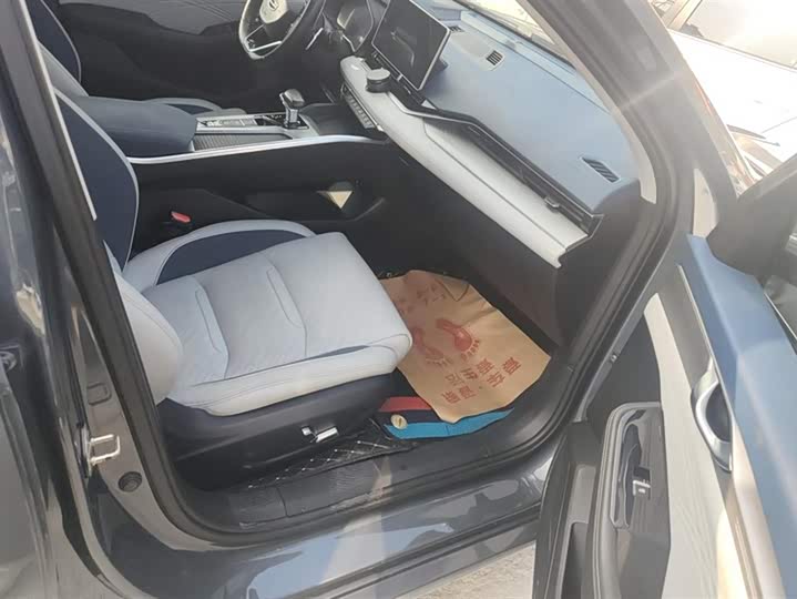 Фото 8 - Geely Preface