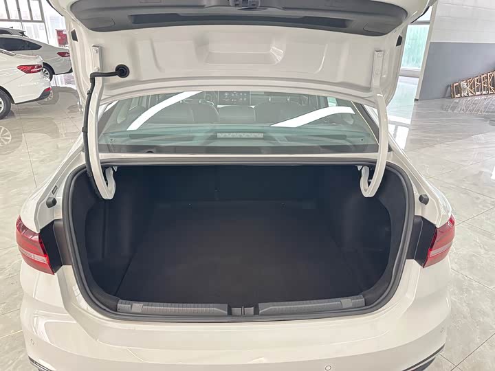 Фото 7 - Volkswagen Lavida