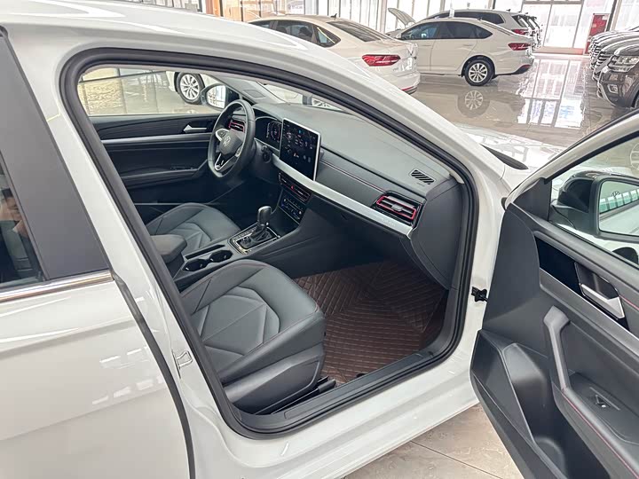 Фото 9 - Volkswagen Lavida