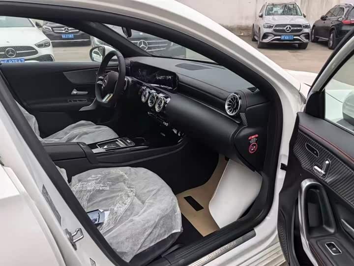 Фото 4 - Mercedes-Benz A-Class