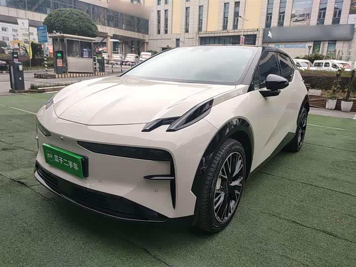 Фото 2 - Zeekr X